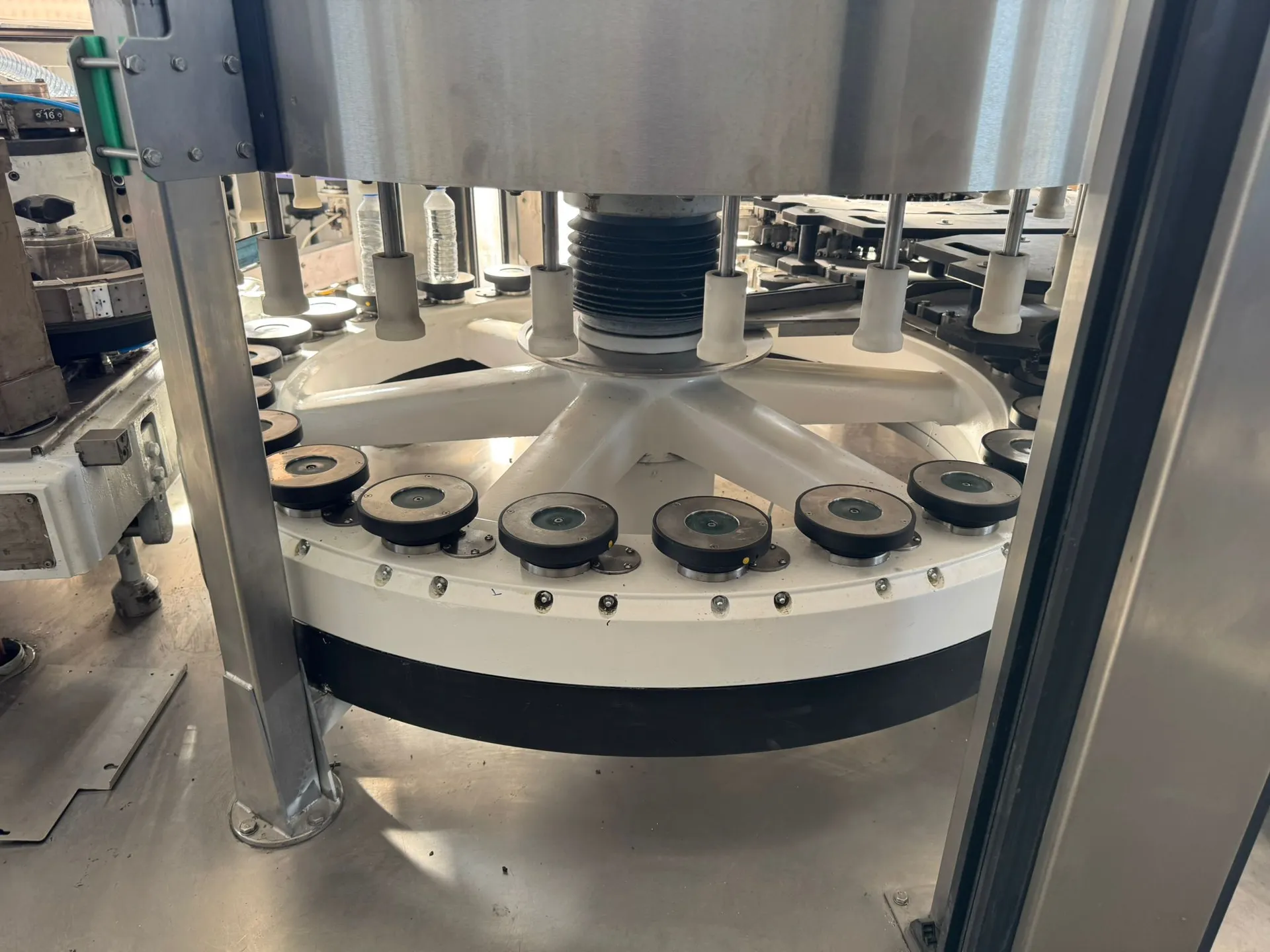 Photo #6 of Used Sacmi Labeling Machine Opera 45000 bph year 2010 overhauled in 2025