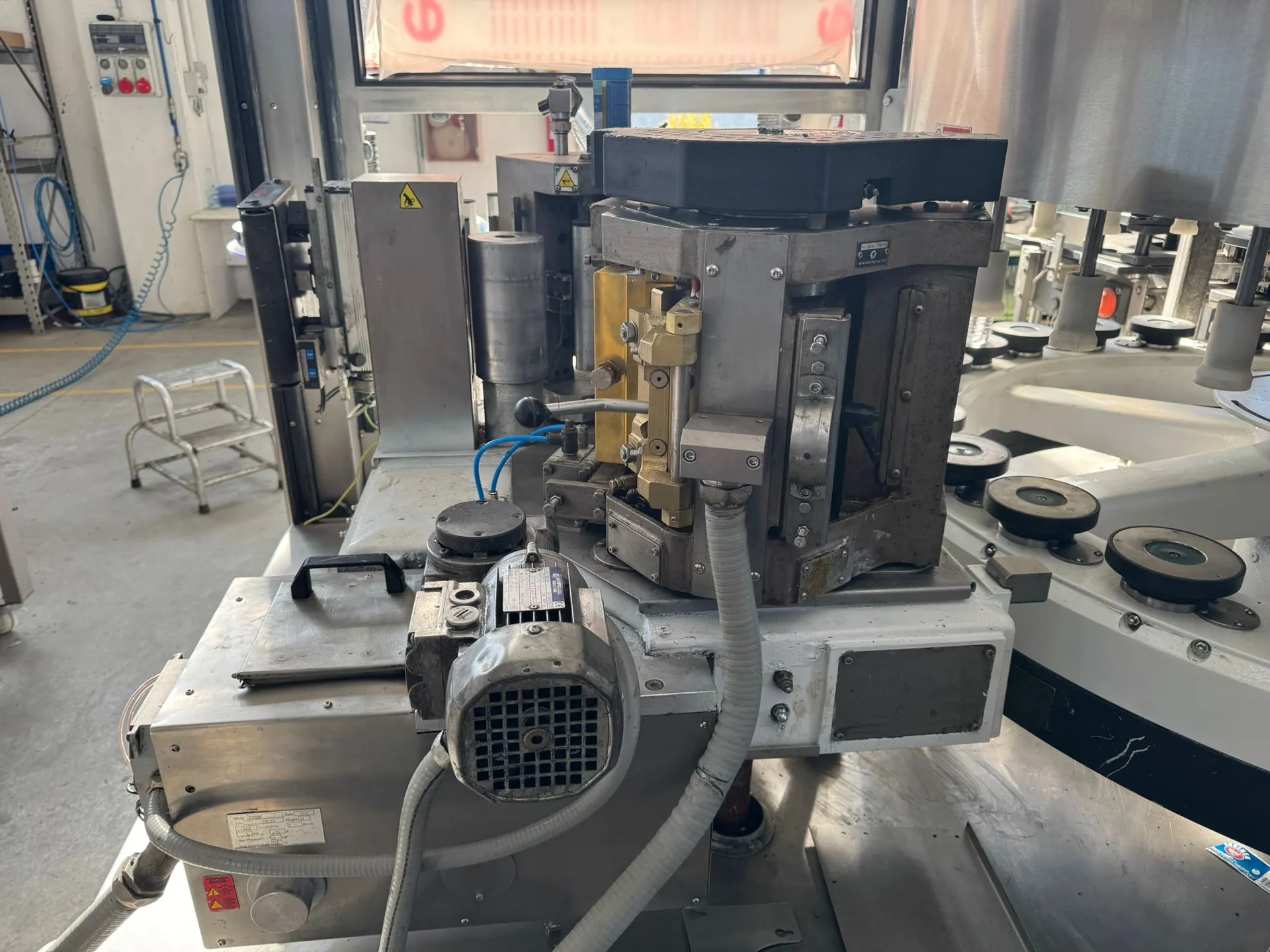 Photo #10 of Used Sacmi Labeling Machine Opera 45000 bph year 2010 overhauled in 2025