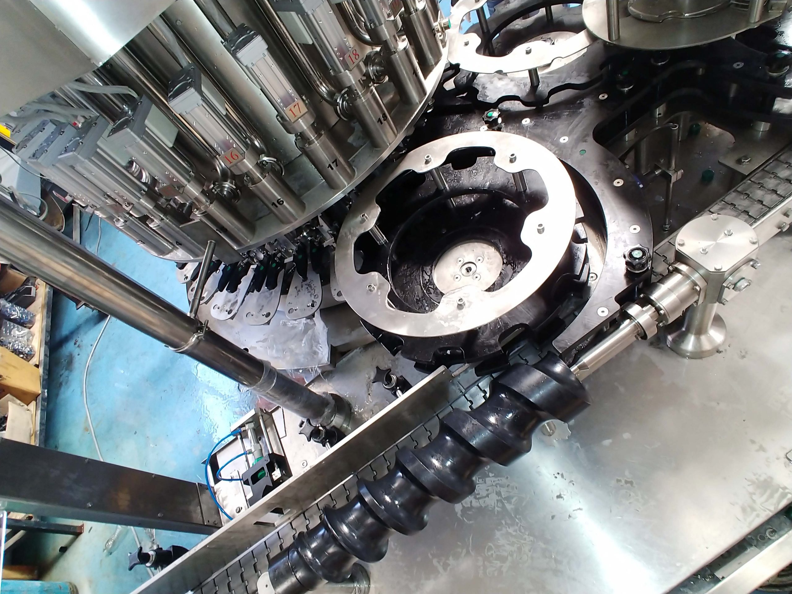 Photo #6 of New Filling / Capping Monoblock  24.6