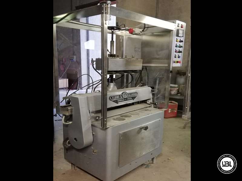 Photo #4 of Used Capsuling Machine Robino & Galandrino 1 Head 1500 bph