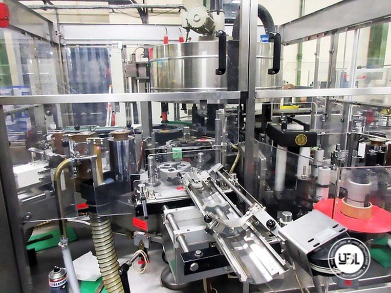 Photo #2 of Used Bottle Labeler Krones VARIOMATIC 7000 bph