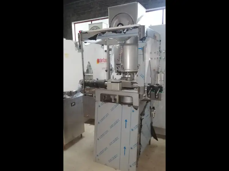 Photo #1 of Used Capper Bertolaso 4 Heads Crown Cap 26 – 1990