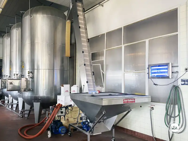 Photo #1 of Used Screw Cap Feeder 2008