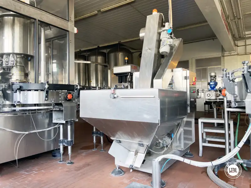 Photo #1 of Used Bertolaso Cork Feeder 2002