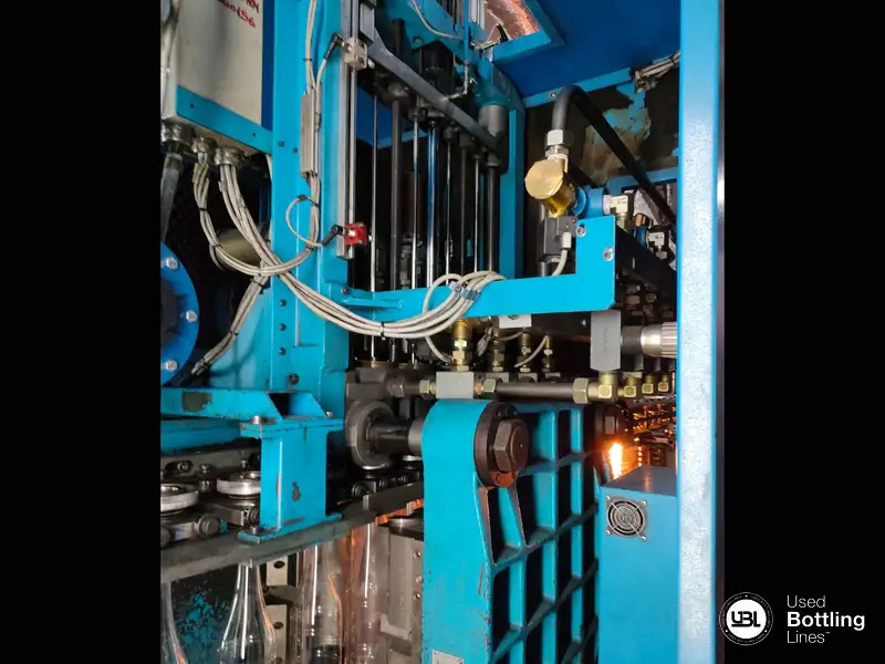 Photo #3 of Used Blow Molding Machine Sipa 8/4 3500 BPH