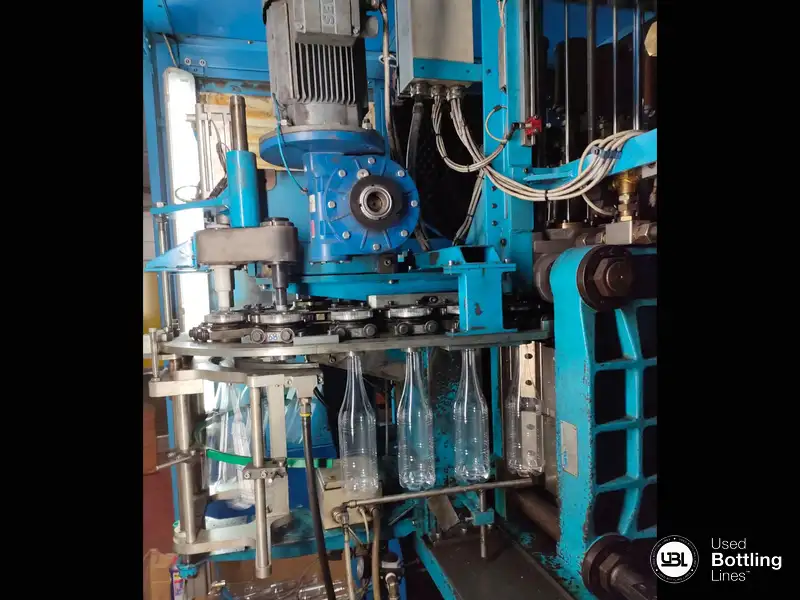 Photo #4 of Used Blow Molding Machine Sipa 8/4 3500 BPH