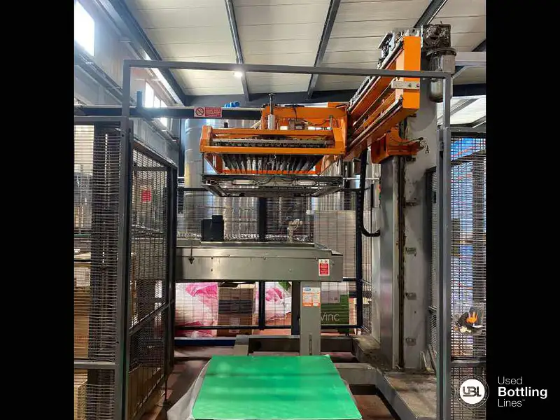 Photo #12 of Used Complete Bottling Line Clifom 2004