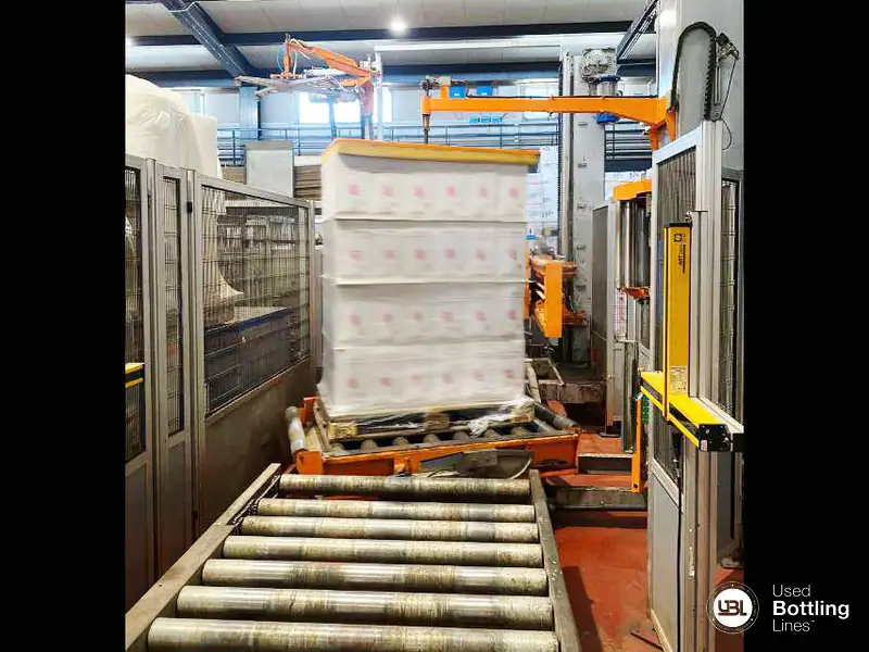 Photo #14 of Used Complete Bottling Line Clifom 2004