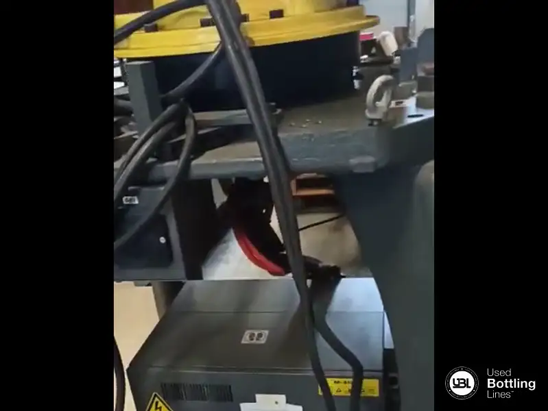 Photo #8 of Used Robot Palletizer Fanuc 2003