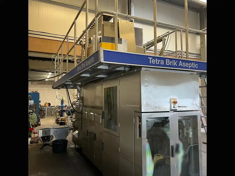 Photo #1 of Used Overhauled 200 ml Slim Line Tetra Pak 1996