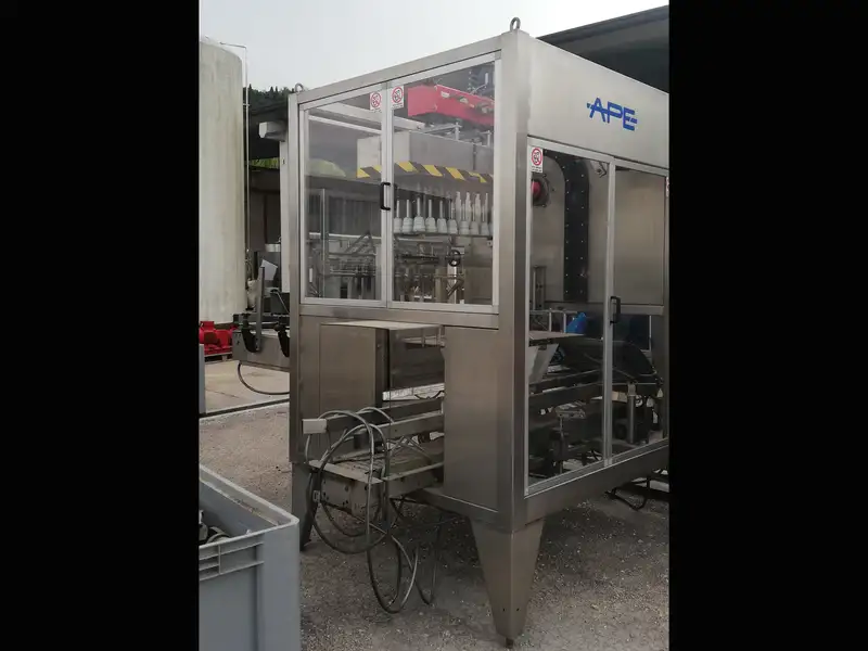 Photo #3 of Used Case Packer Ape Inca 2001