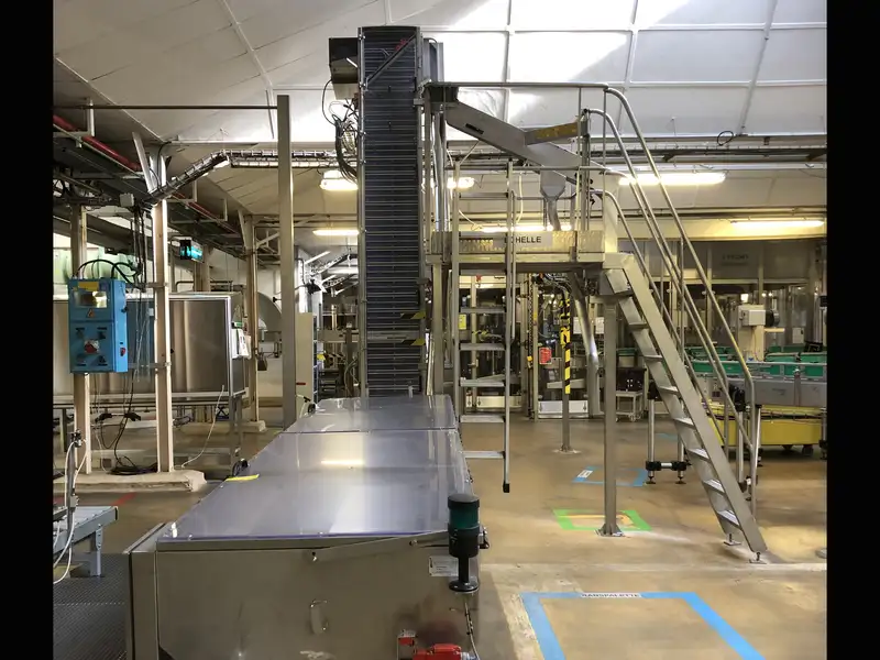 Photo #11 of Krones Used Filling Monoblock for Still Water 2004