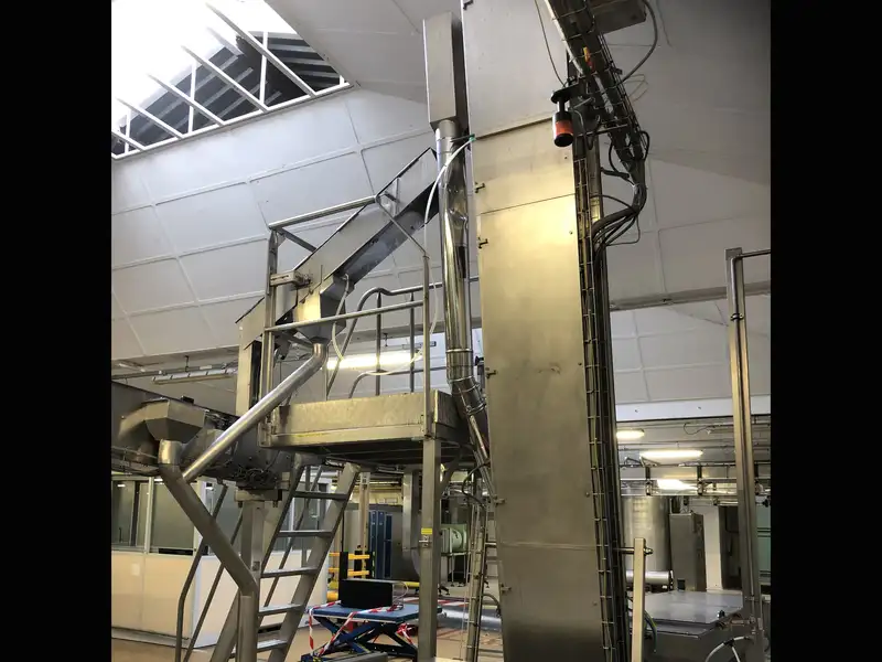 Photo #12 of Krones Used Filling Monoblock for Still Water 2004