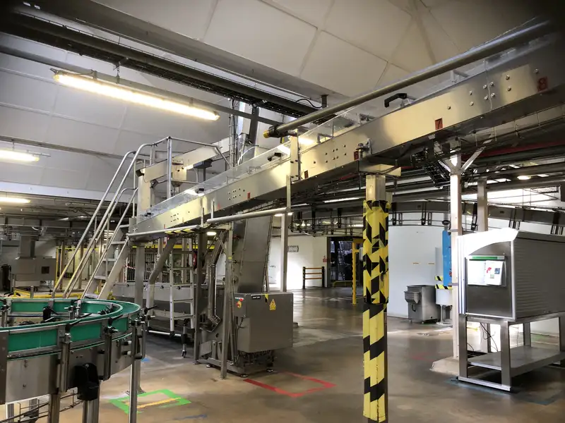 Photo #19 of Krones Used Filling Monoblock for Still Water 2004