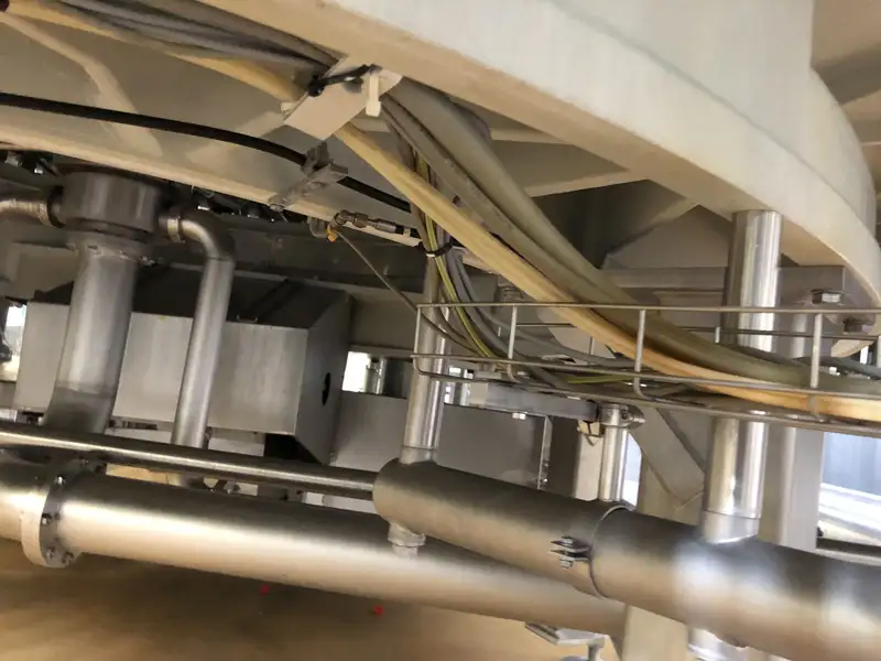 Photo #36 of Krones Used Filling Monoblock for Still Water 2004