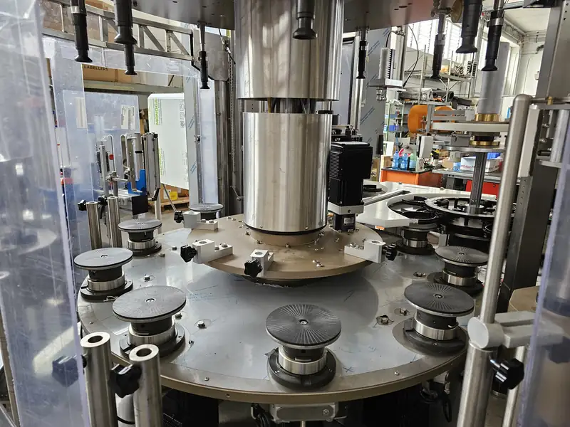 Photo #15 of Modular labeling machine 10 heads glue-adhesive