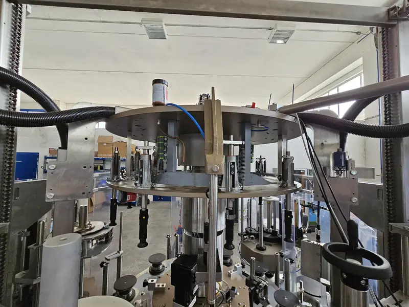 Photo #27 of Modular labeling machine 10 heads glue-adhesive