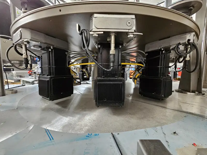 Photo #28 of Modular labeling machine 10 heads glue-adhesive