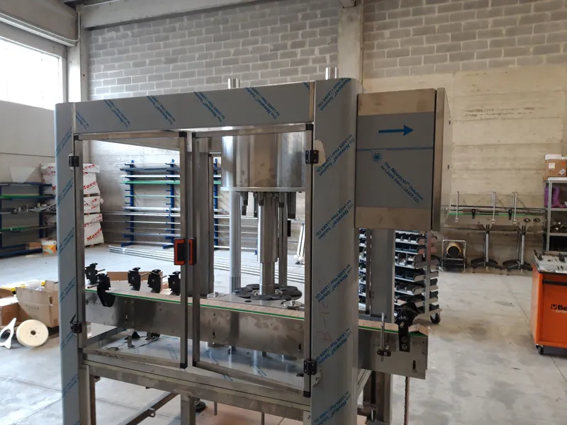 Photo #4 of New automatic screw capping machine 8 heads for 12000 BPH