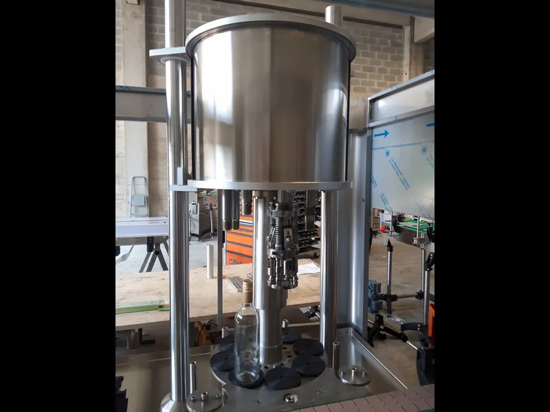 Photo #5 of New automatic screw capping machine 8 heads for 12000 BPH