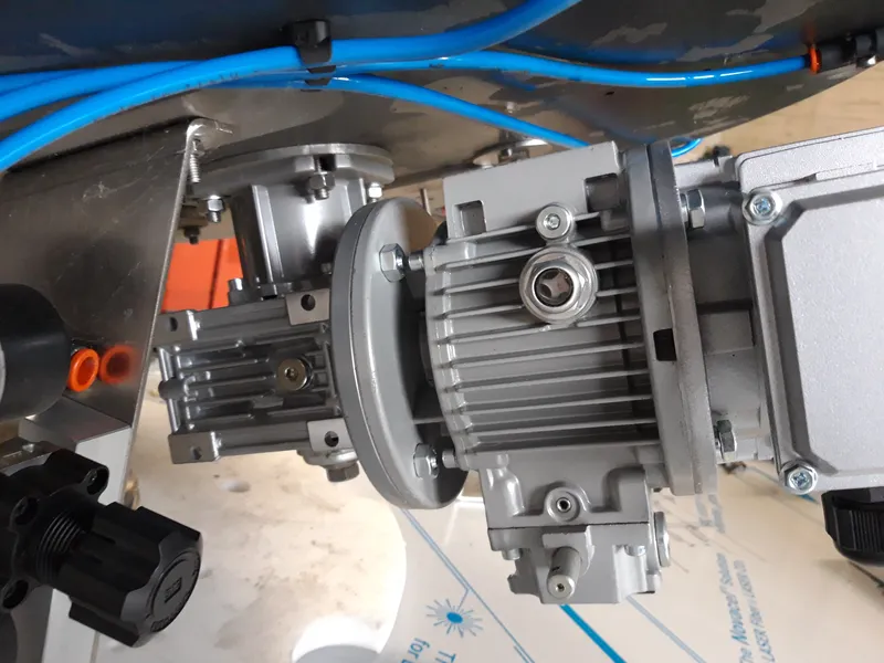 Photo #13 of New automatic screw capping machine 8 heads for 12000 BPH