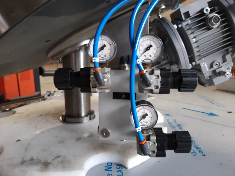 Photo #14 of New automatic screw capping machine 8 heads for 12000 BPH