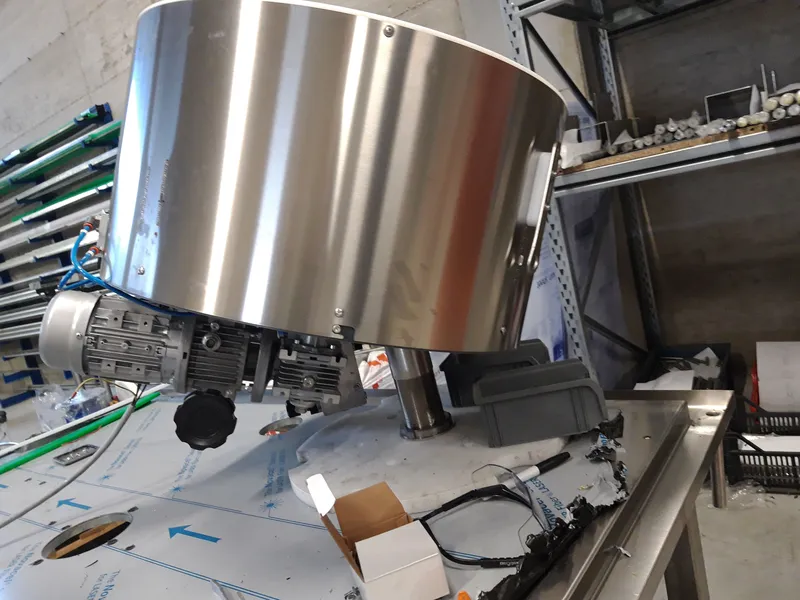 Photo #16 of New automatic screw capping machine 8 heads for 12000 BPH