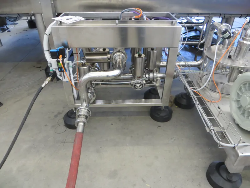 Photo #20 of New filling monoblock Bertolaso 30/30/4 for Pet/Glass