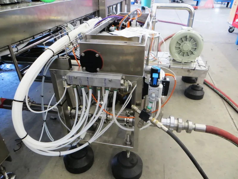 Photo #29 of New filling monoblock Bertolaso 30/30/4 for Pet/Glass