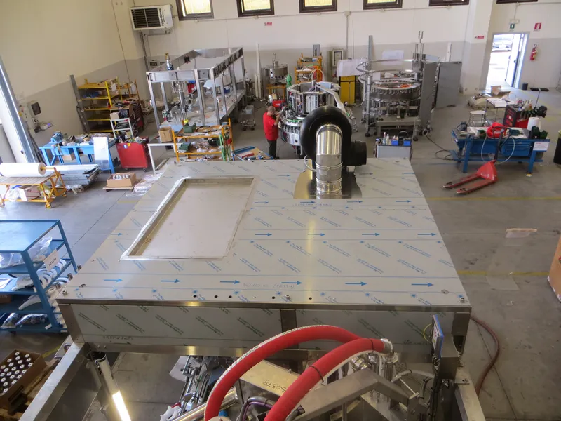 Photo #39 of New filling monoblock Bertolaso 30/30/4 for Pet/Glass