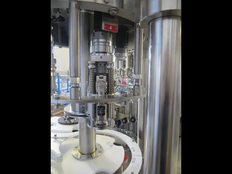 Photo #40 of New filling monoblock Bertolaso 30/30/4 for Pet/Glass