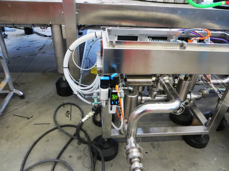 Photo #51 of New filling monoblock Bertolaso 30/30/4 for Pet/Glass