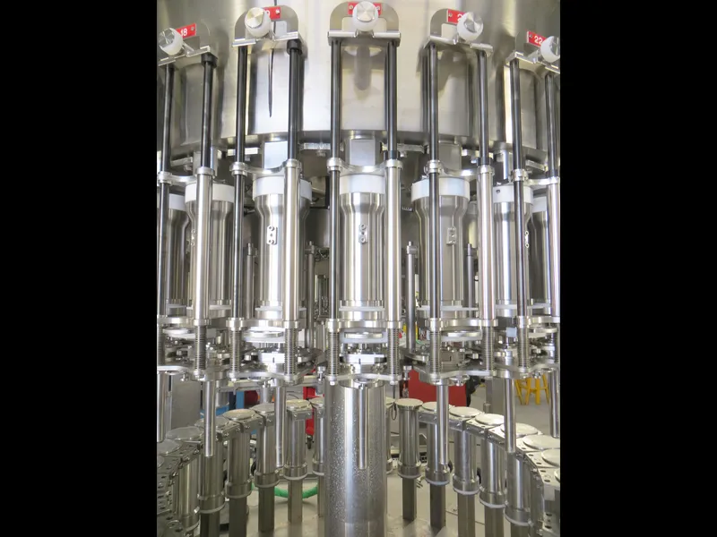 Photo #62 of New filling monoblock Bertolaso 30/30/4 for Pet/Glass