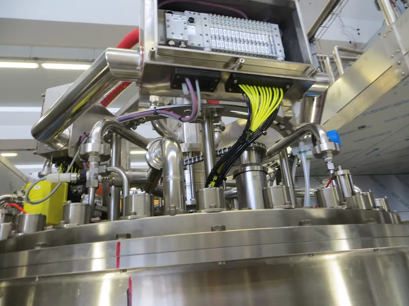 Photo #64 of New filling monoblock Bertolaso 30/30/4 for Pet/Glass