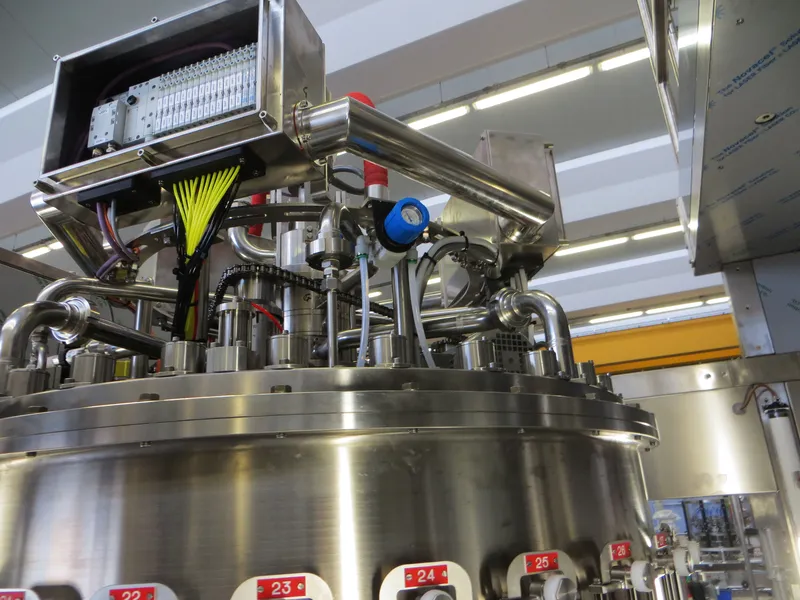 Photo #65 of New filling monoblock Bertolaso 30/30/4 for Pet/Glass