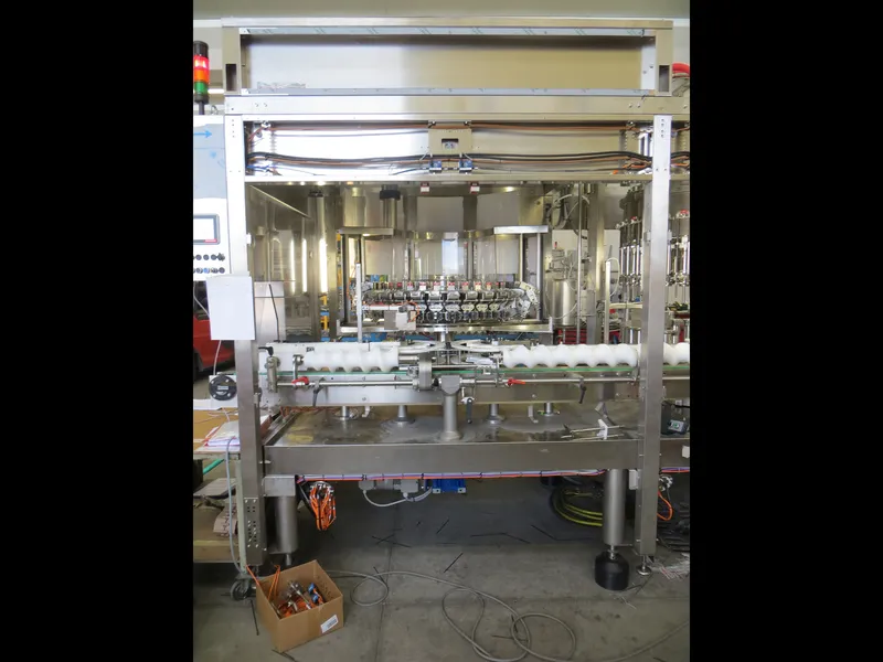 Photo #66 of New filling monoblock Bertolaso 30/30/4 for Pet/Glass