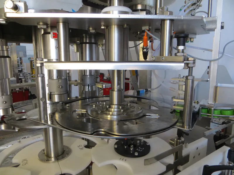 Photo #77 of New filling monoblock Bertolaso 30/30/4 for Pet/Glass