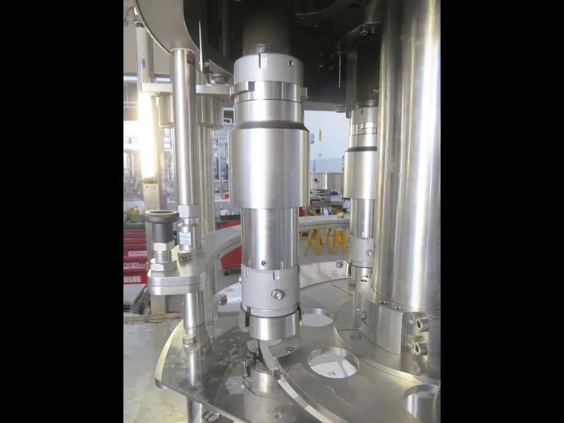 Photo #81 of New filling monoblock Bertolaso 30/30/4 for Pet/Glass