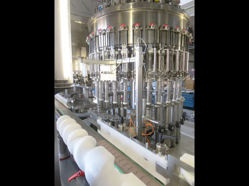 Photo #83 of New filling monoblock Bertolaso 30/30/4 for Pet/Glass