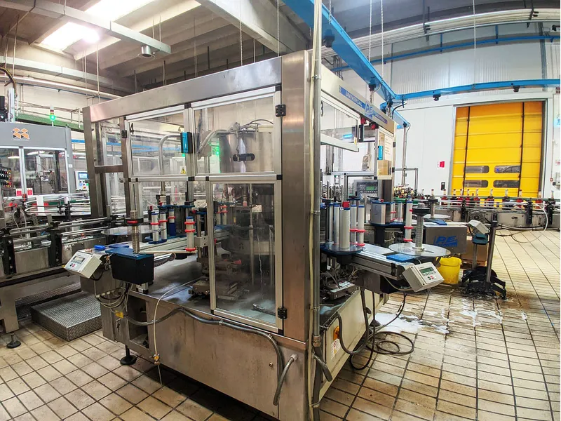 Photo #3 of Labeling machine for sale with optical centering 6000 bph