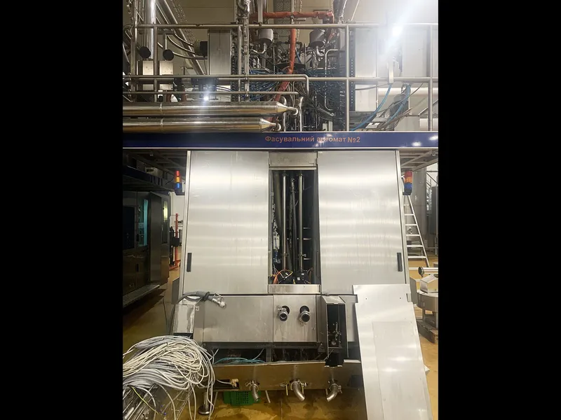 Photo #5 of Used Tetra Pak complete bottling line up to 9000 bph