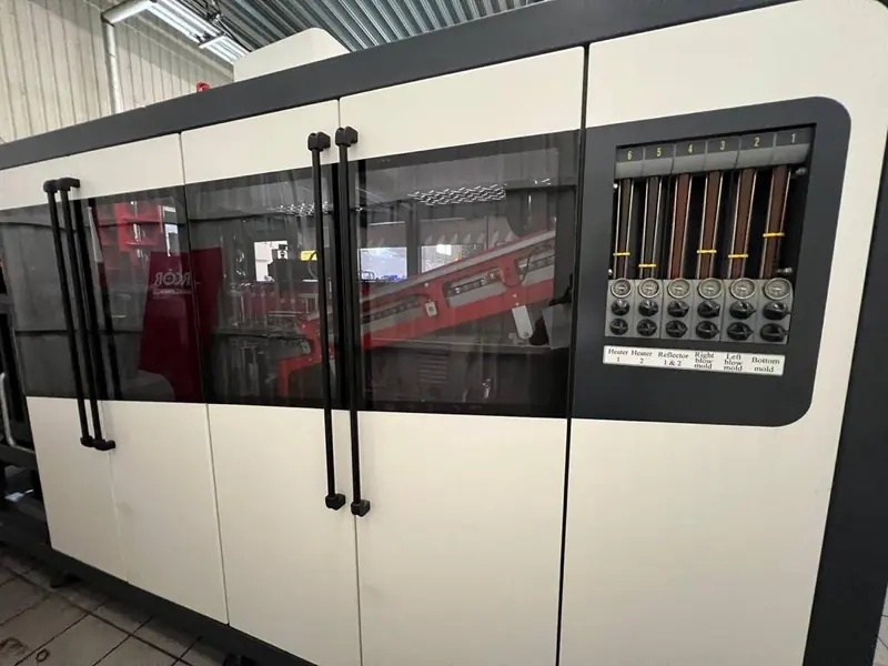 Photo #1 of Used isobaric complete bottling line PET 6000 bph