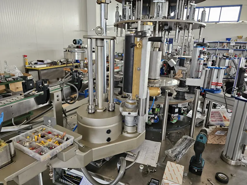 Photo #4 of Used adhesive labeling machine overhauled up to 6000