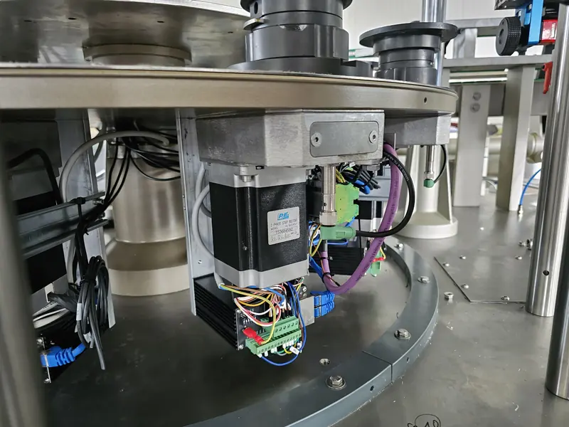 Photo #14 of Used adhesive labeling machine overhauled up to 6000