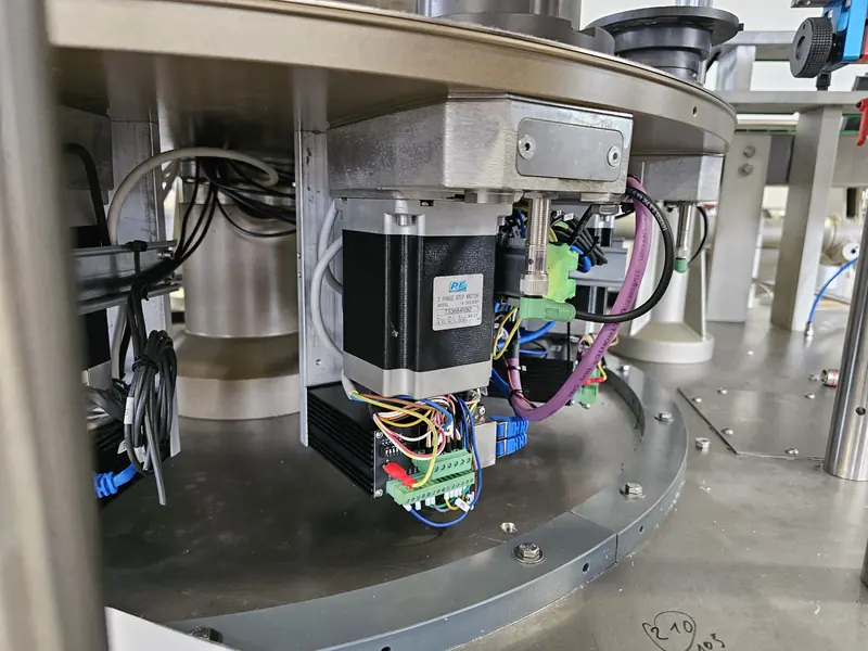 Photo #18 of Used adhesive labeling machine overhauled up to 6000