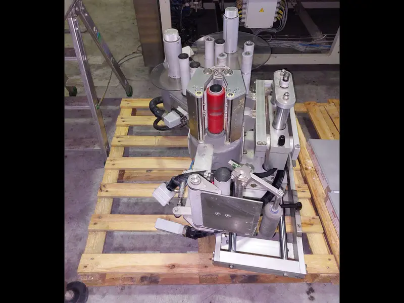 Photo #2 of Used labeling machine SACMI RMF/RA 1320 15T up to 8000 bph