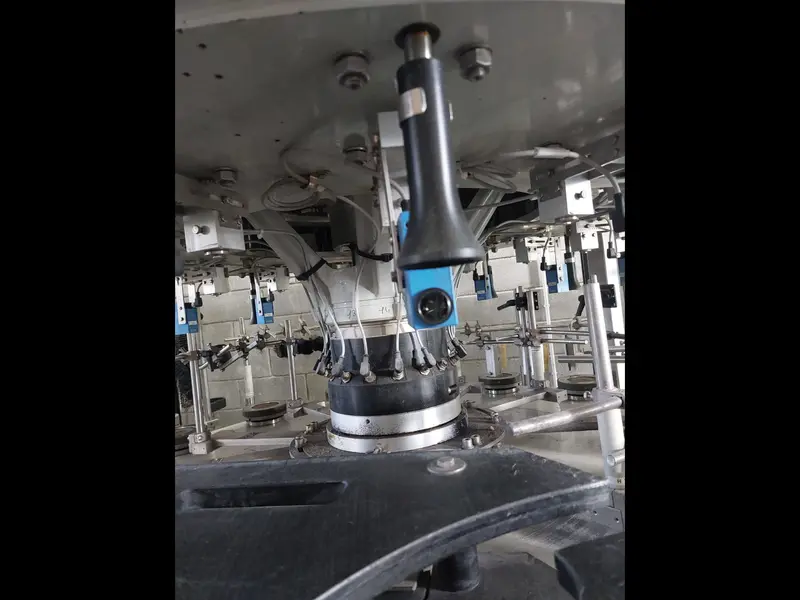 Photo #13 of Used labeling machine SACMI RMF/RA 1320 15T up to 8000 bph