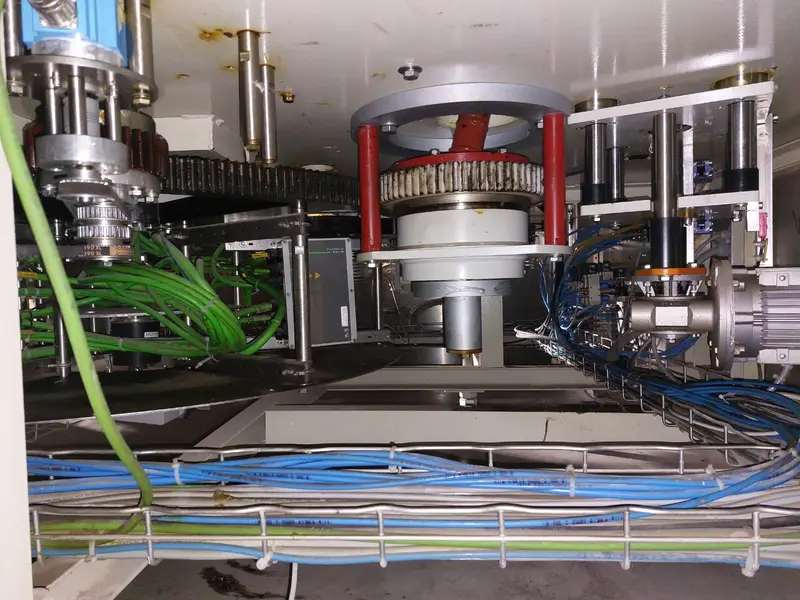 Photo #21 of Used labeling machine SACMI RMF/RA 1320 15T up to 8000 bph