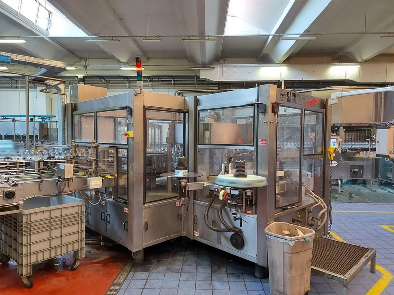 Photo #10 of Complete mixed new-used PET bottling line for CSD 25000 bph