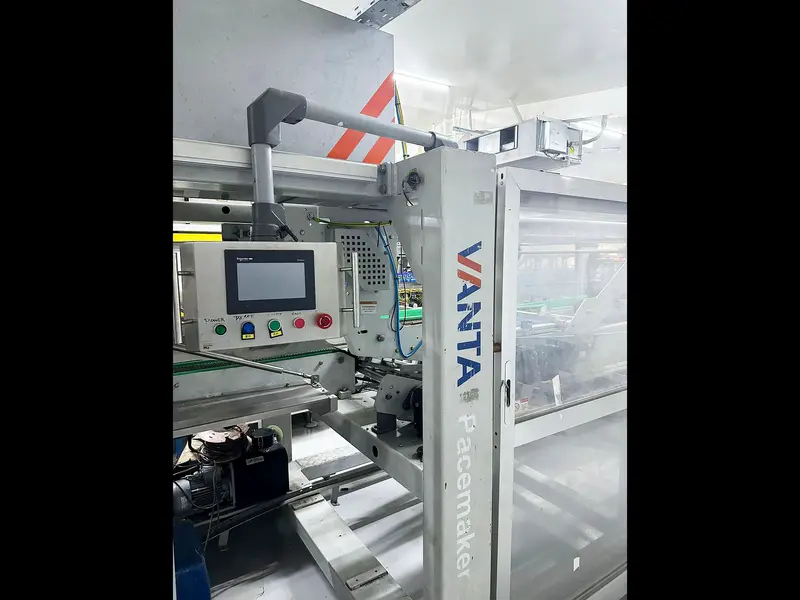 Photo #4 of Used automatic wrap around packer Vanta 2100 bph